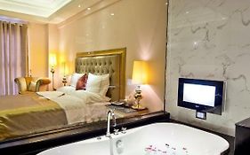 The Royal Pinnacle Hotel